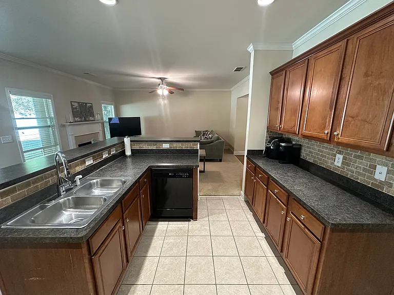 1559 Blackstone Way — Photo 6