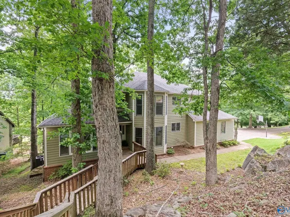 9028 Sugar Tree Trl SE, Huntsville, AL 35802