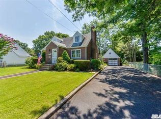 2598 Falcon St, East Meadow, NY 11554