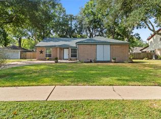 1207 Yorkshire Dr, Friendswood, TX 77546