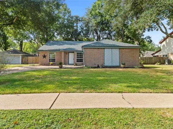 1207 Yorkshire Dr, Friendswood, TX 77546