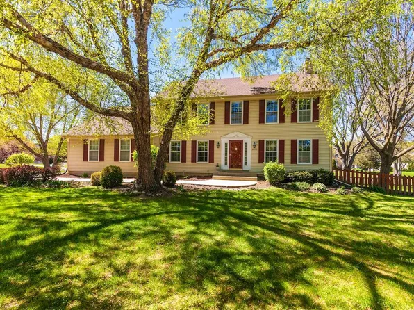 20740 Brook Park DRIVE, Brookfield, WI 53045