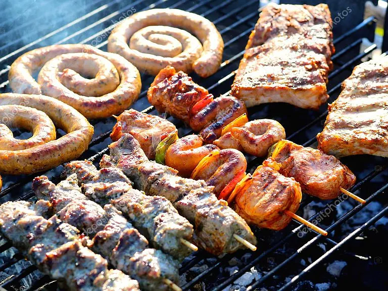 Choose from 5 different Built In Charcoal Grills!