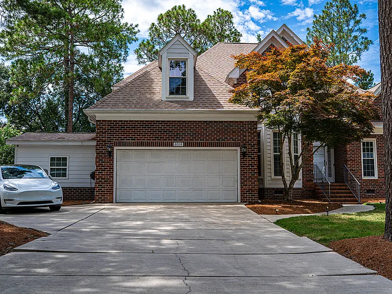 6028 Iverleigh Cir — Photo 38
