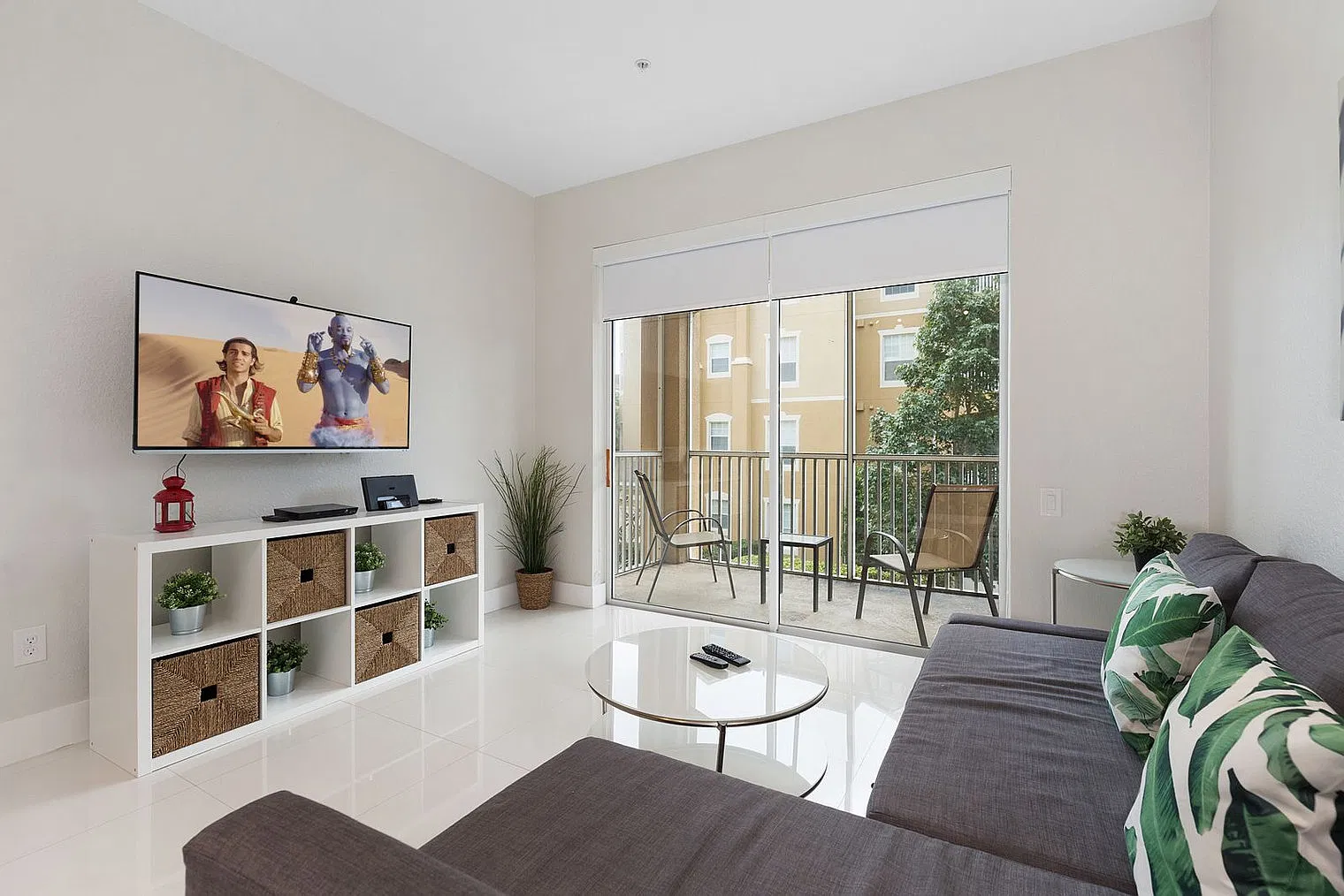 2 bed, 2.0 bath, 1087 sqft, $4,040 — Photo 1