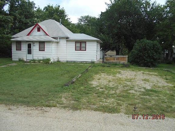 5th image of 610 E Stover St