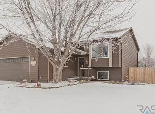 700 Atkins Dr, Tea, SD 57064