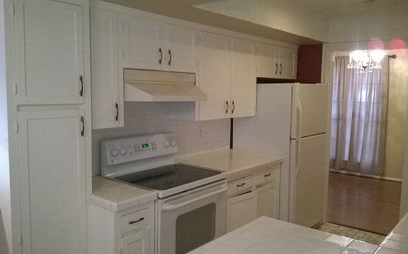 5th image of 124 E Upas Ave