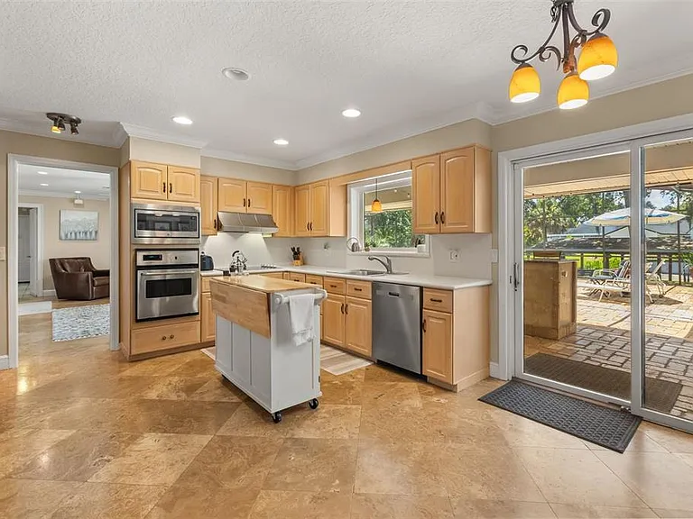 180 Springwood Trl — Photo 8
