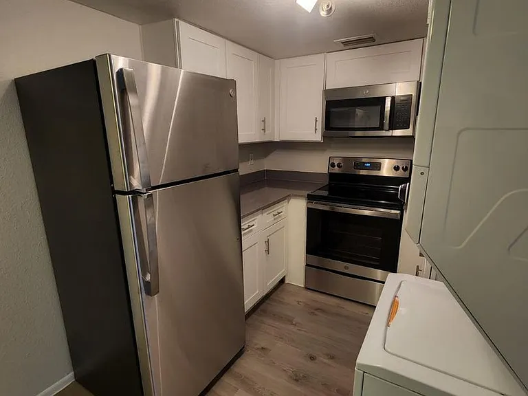 Modern Quarters Apartments — Photo 2