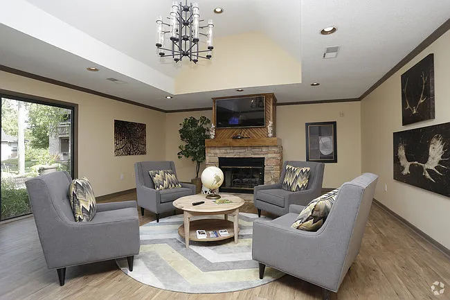 Haywood Pointe Apartments — Photo 2