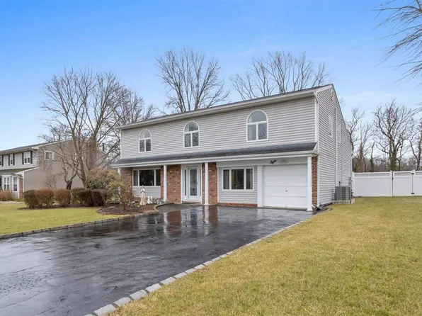 8 Harton Court, East Northport, NY 11731