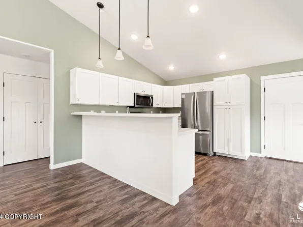 6602 W Beverly Hills Cir, Wasilla, AK 99654