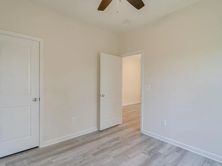 74 Pike Pl — Photo 36