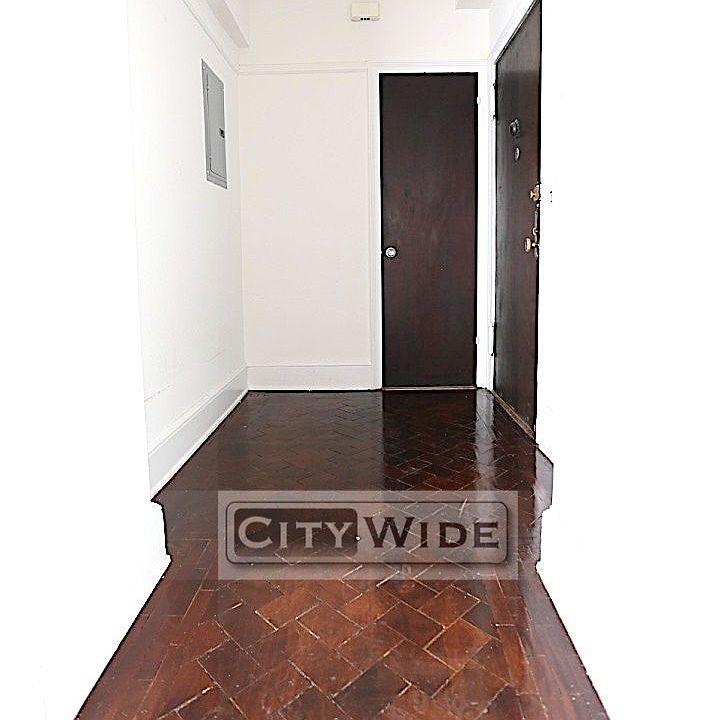 2nd image of 160 W 73rd St APT 3C