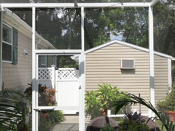 5th image of 8836 Wellington Dr