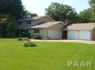 3828 Sunset Dr, Pekin, IL