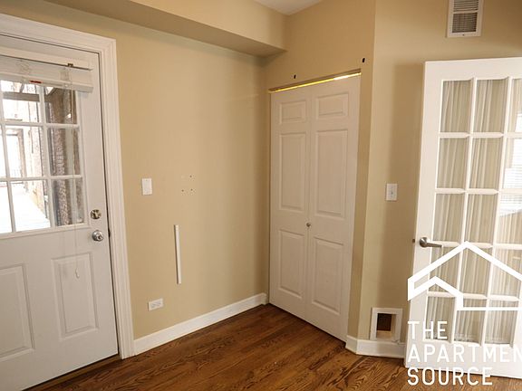 4th image of 634 W Roscoe St APT 1S