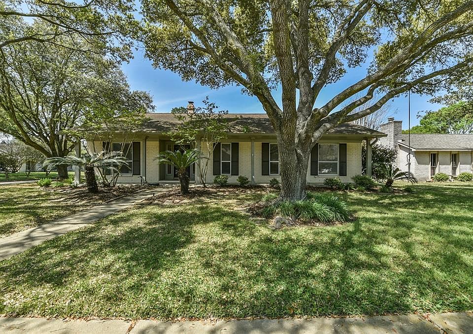 1st image of 22622 Deville Dr