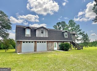 585 Glyen Hickman Rd, Eastman, GA 31023