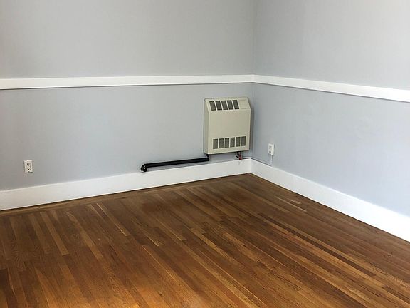4th image of 1550 Powell St
