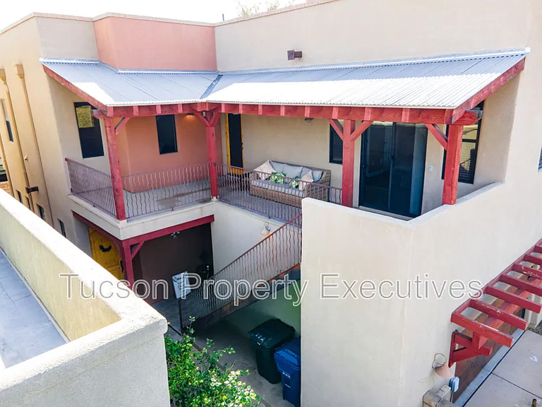 123 E Castlefield Cir — Photo 30