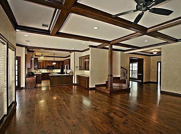3rd image of 825 Southview Trl