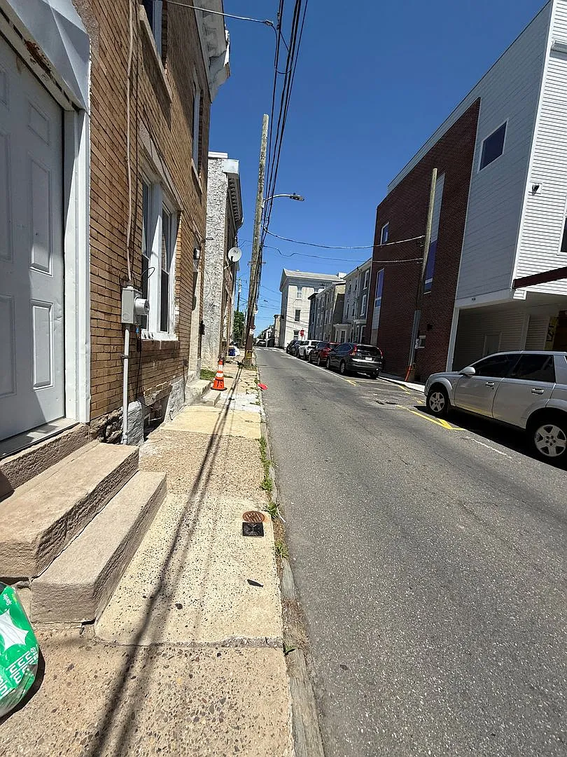 Building Photo - 27 E Rittenhouse St