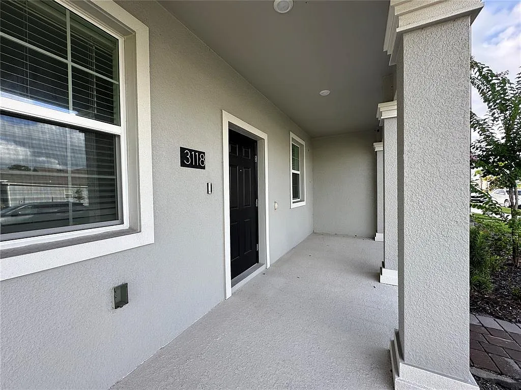 3 bed, 2.5 bath, 1755 sqft, $2,400 — Photo 3