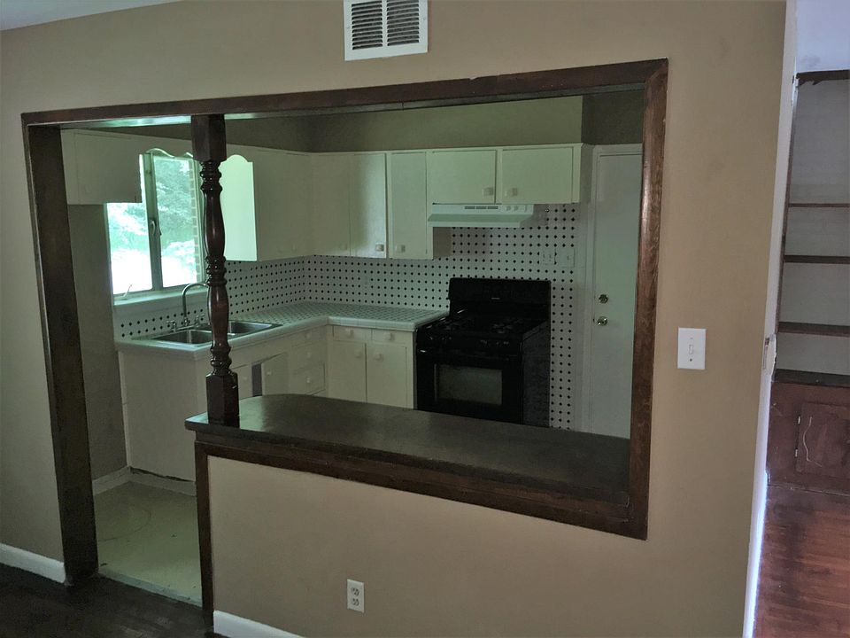 1st image of 2 Roane Cir