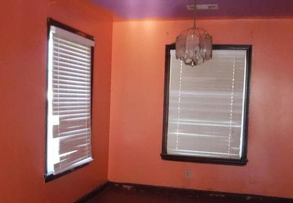 4th image of 717 E Walnut St
