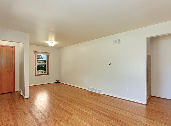 4th image of 10513 W Fullerton Ave