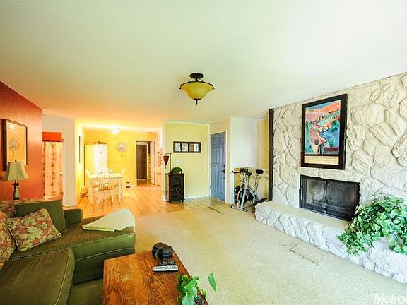 3rd image of 228 Irene Ave