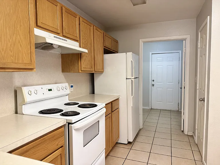 304 N Brentwood Ave #B — Photo 7