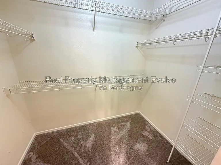 2060 N 30th St — Photo 29