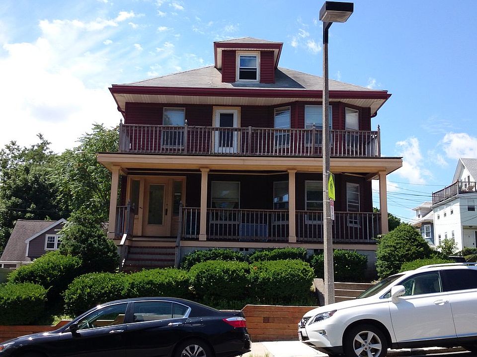 2nd image of 652 Washington St
