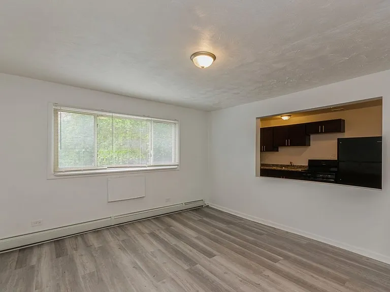 7948 S Greenwood — Photo 3