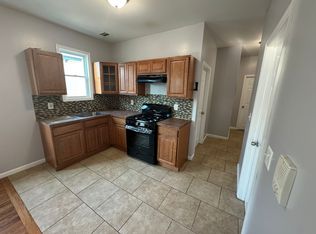 9-11 Saint James Pl #2, Newark, NJ 07112