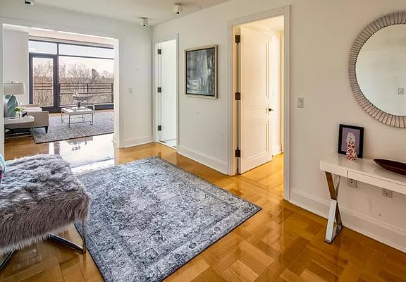 5th image of 170 E End Ave APT 8A