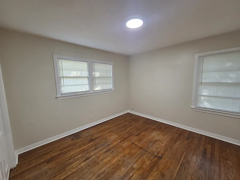 2639 Barbara St — Photo 10