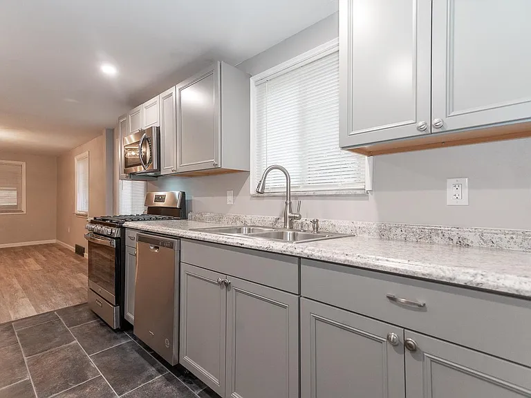 50 McNeilly Ct — Photo 3