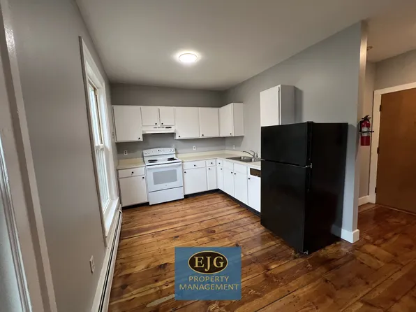 10 Depot St, Hinsdale, NH