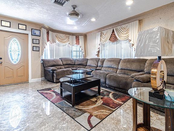 4th image of 661 SW 28th Way