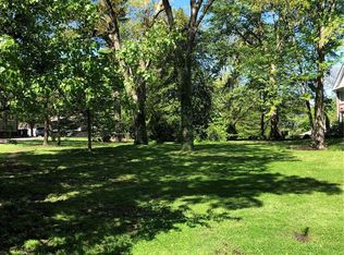 9 Schultz Rd, Saint Louis, MO 63122