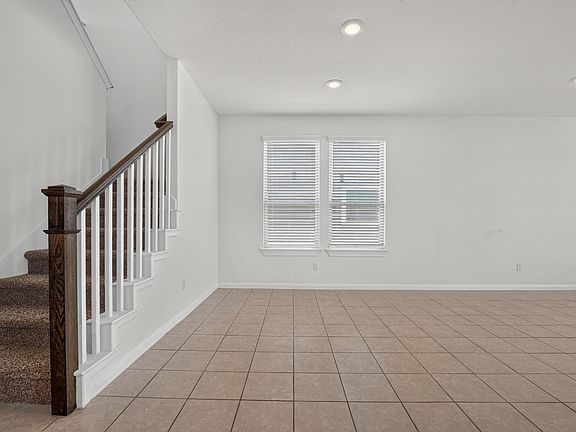 3rd image of 221 Sand Lily Ln