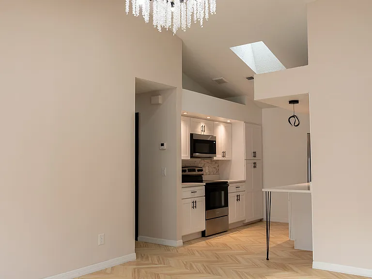5401 Pullman Dr — Photo 2