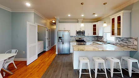 255 Griffith Street, #2