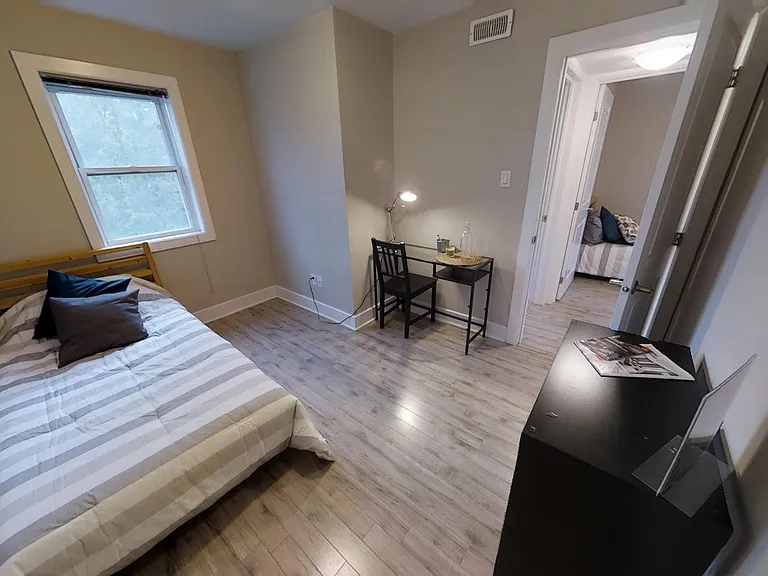 167 Aylmer Ave #3 — Photo 8