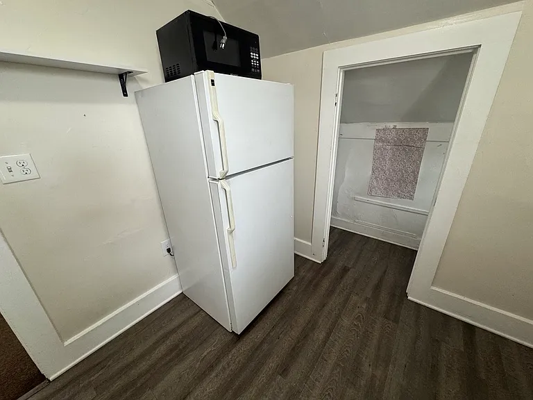 1430 W 25th St #1/2 — Photo 19