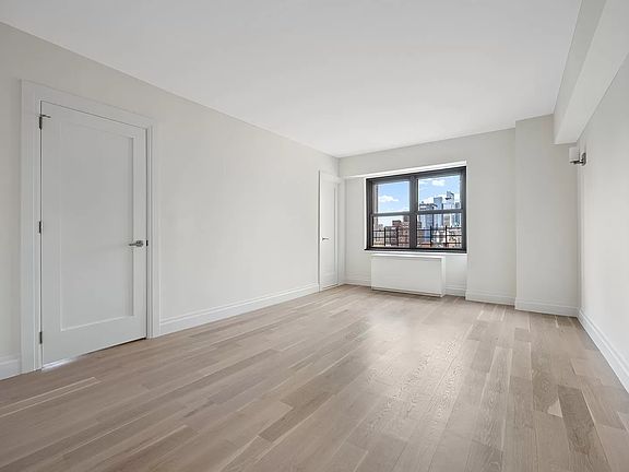 5th image of 160 E 38th St APT 31A
